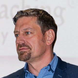 Portrait von Henning Olesen